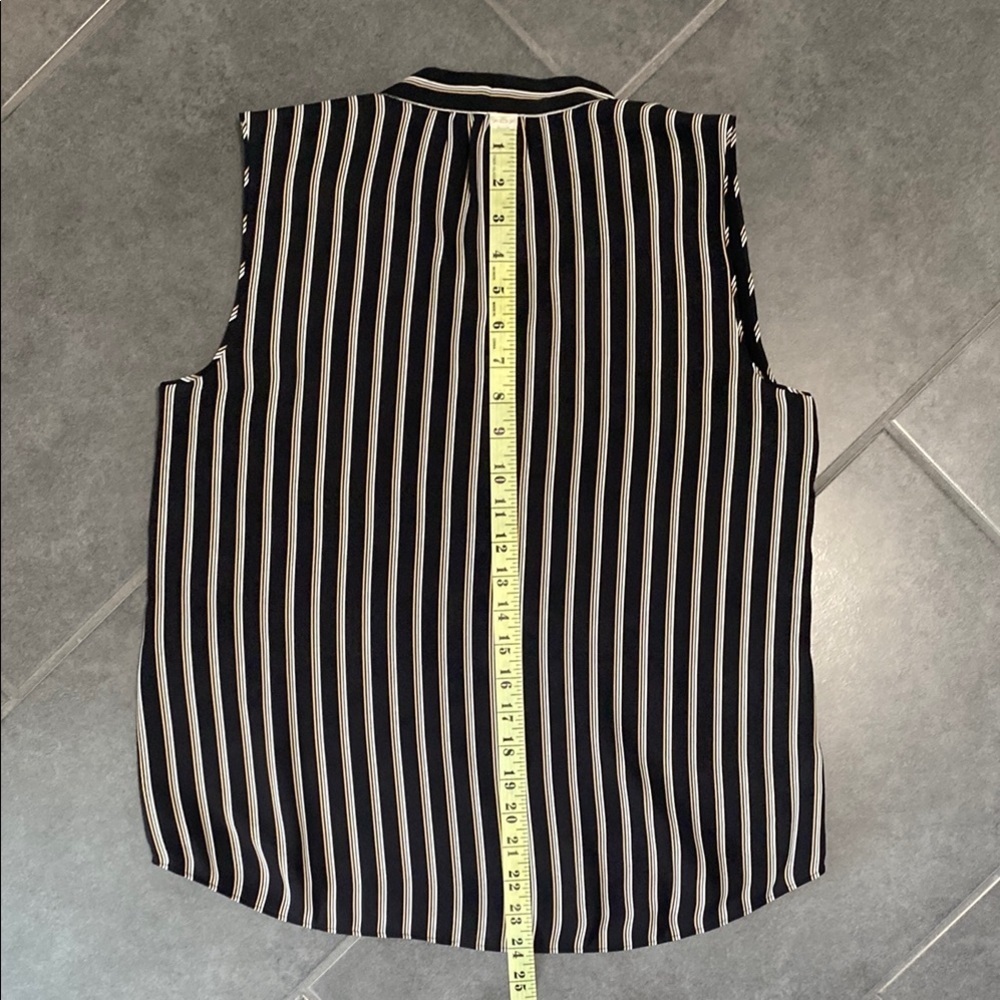White House Black Market Striped Top Sz 4 Ball-Chain Tie-Neck Stripe Shell - Picture 8 of 9